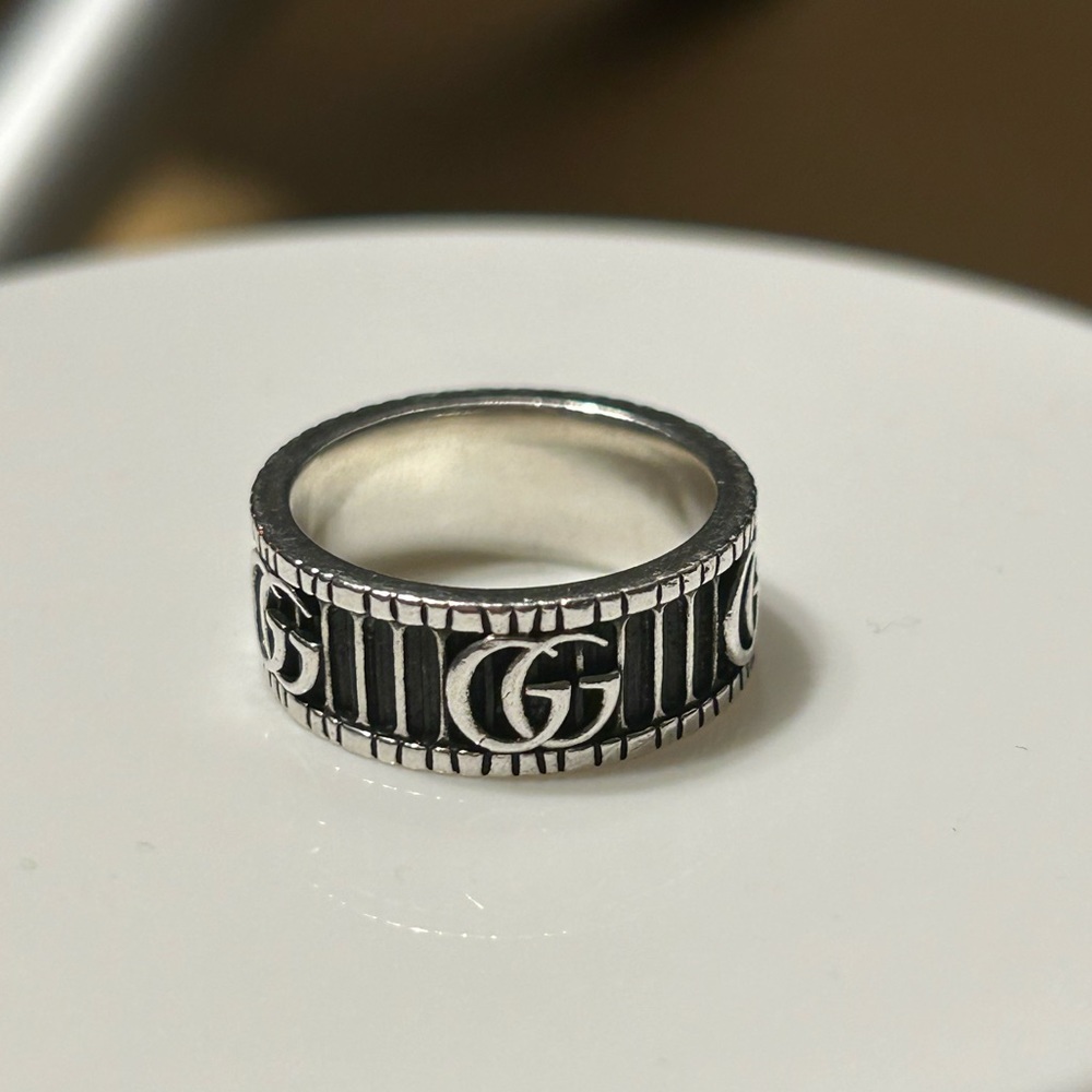 GUCCI RING WITH DOUBLE G IN SILVER. Size 14
